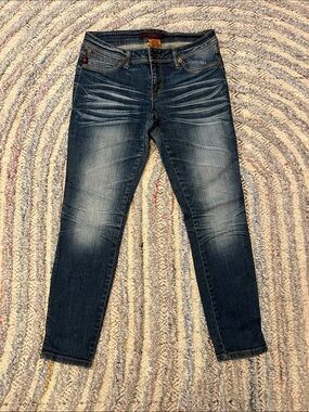 Women’s Slim Fit Washed Blue Jeans